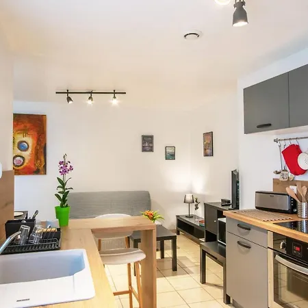 Très Charmant T2 à Deux Pas De La Cathédrale Appartement *